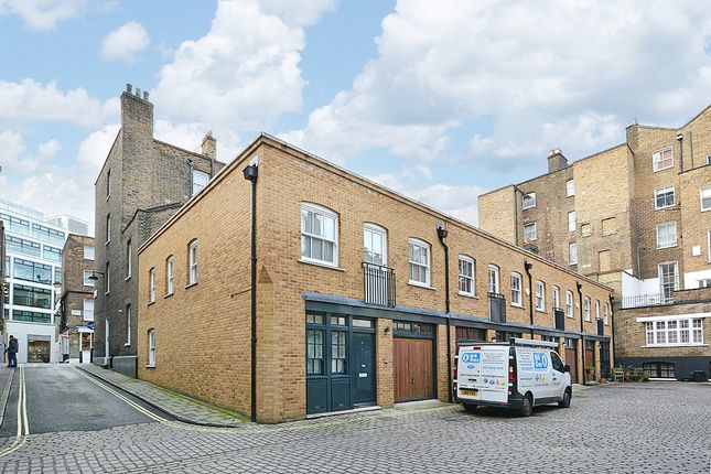 House, 4, Great Cumberland Mews, London photo 2