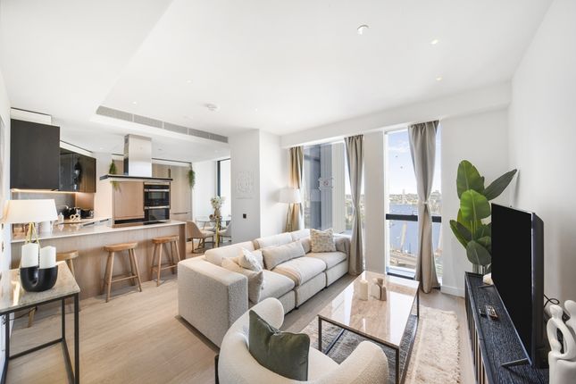 Thumbnail Flat to rent in River Park Tower, London