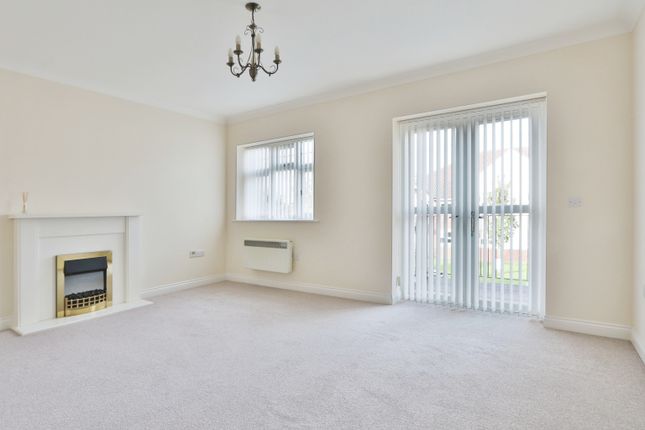 Flat for sale in Birch Tree Drive, Hedon, Hull