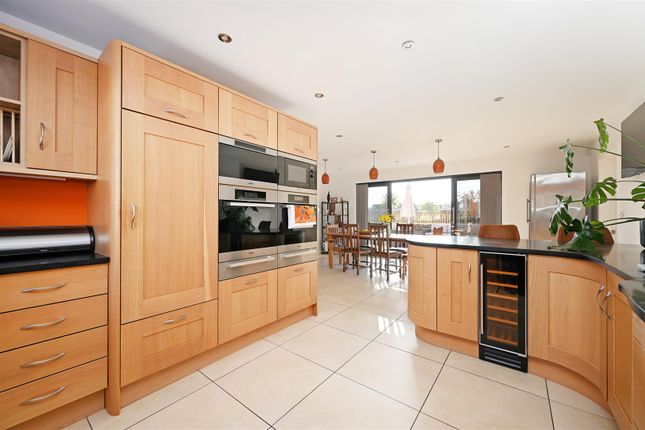2, Orchard Mews, off Stubley Lane, Dronfield photo 3