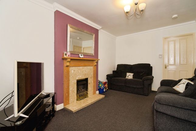 15, Hammerton Farm Avenue, Wakefield photo 3