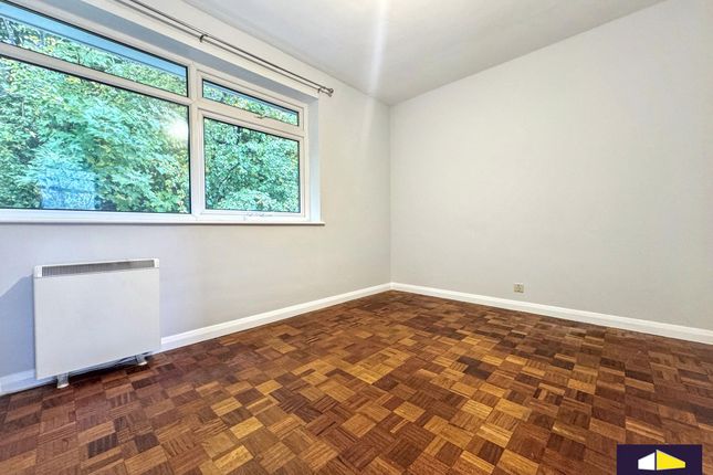 17 Mountside, Caterham photo 3
