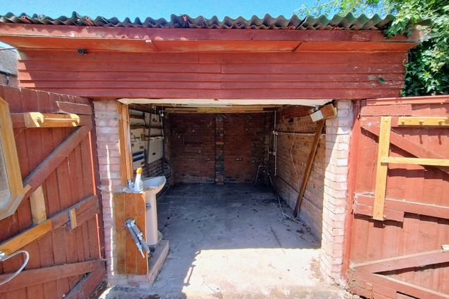 Single Garage At Side Of, Upper Street, Wolverhampton photo 3