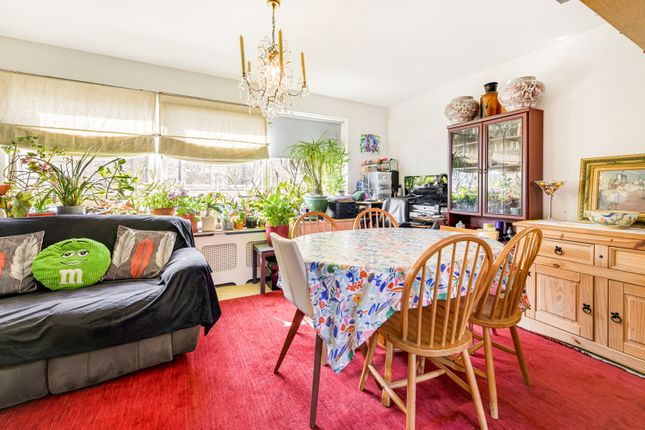 Flat for sale in Warwick Way, Westminster