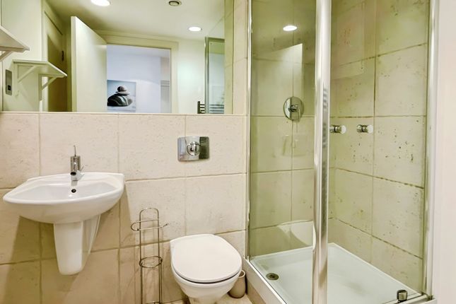 232, West Point, Leeds photo 3