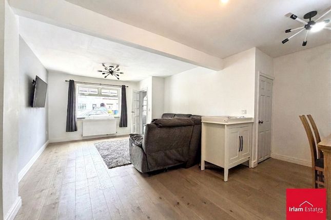 11 Gerrards Close, Manchester photo 4