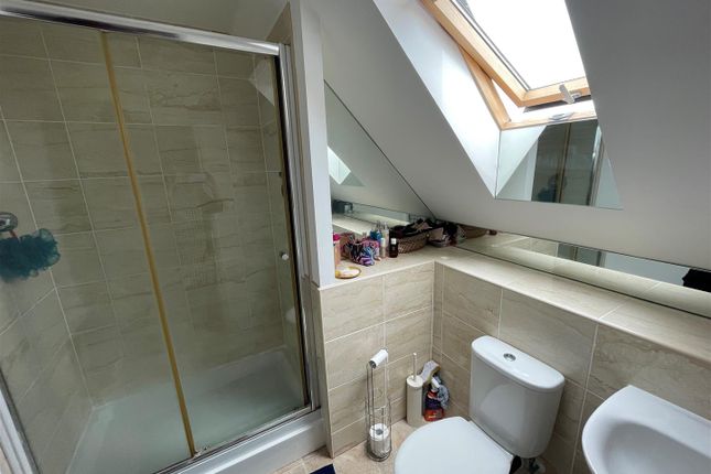Ensuite Bed 1.Jpg