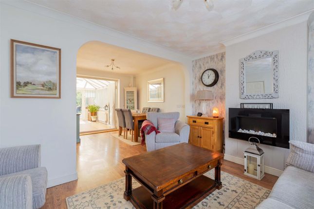 119, Moreton Way, Slough photo 3