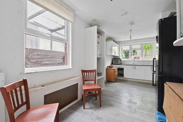 51, Buckingham Road, London photo 4