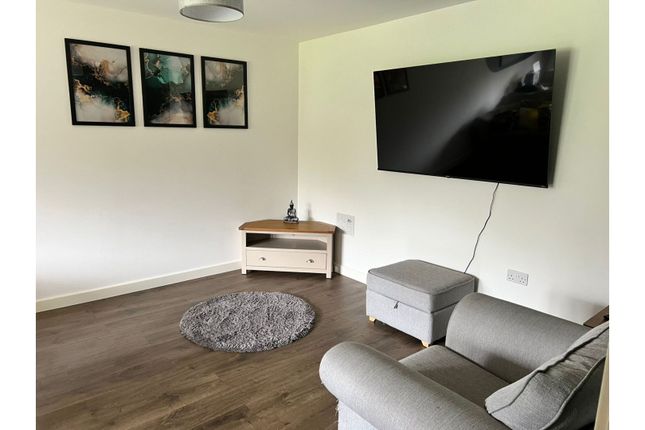 Thumbnail Flat for sale in Defiant Close, Hornchurch