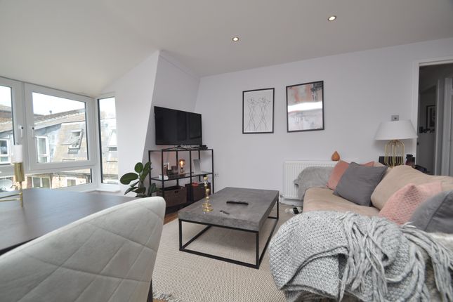 Flat to rent in Landseer Road, London