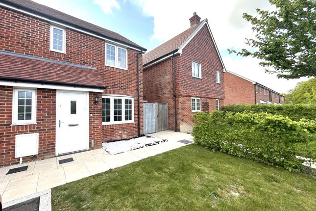 Property to rent in Emerald Road, Crawley