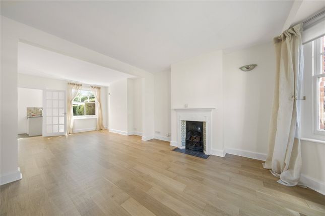 32, Hogshill Lane, Surrey photo 2