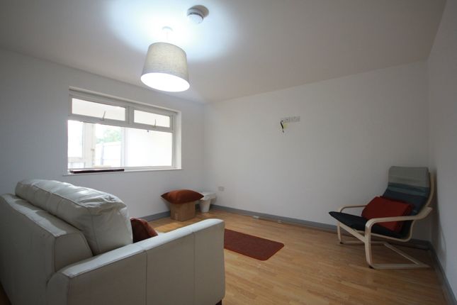 Room 2, 85, Selcroft Avenue, Birmingham photo 4