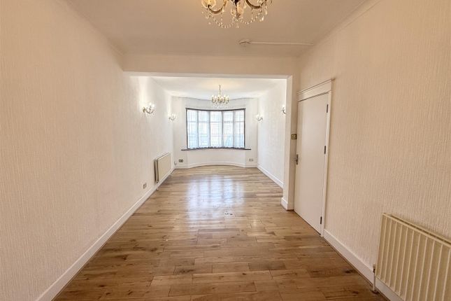 546, Hertford Road, London photo 2