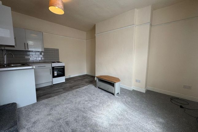 16, Victoria Road, West Yorkshire photo 2