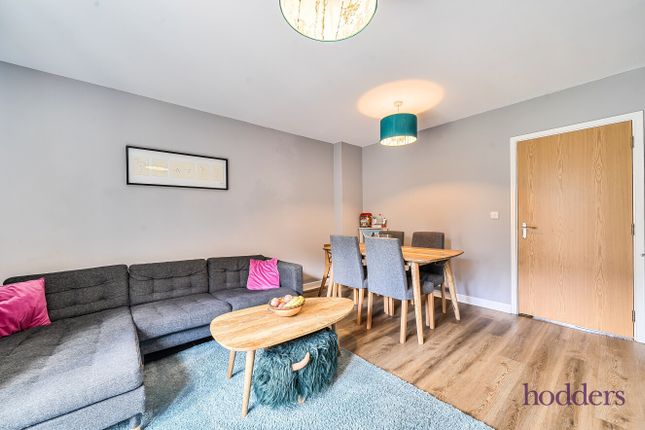 13, Abbots Croft, Addlestone photo 2