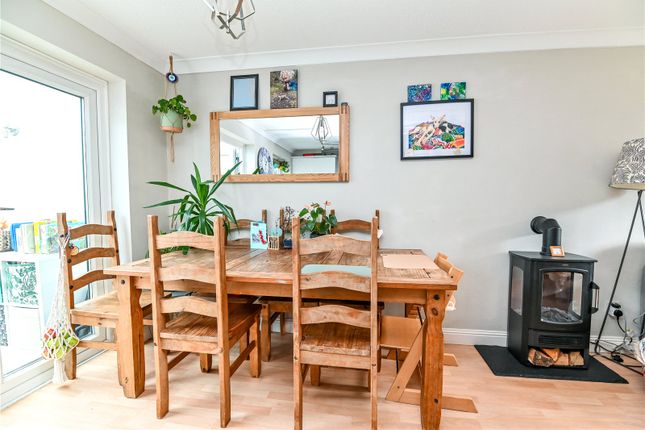 27, Eastlands, Hampshire photo 4
