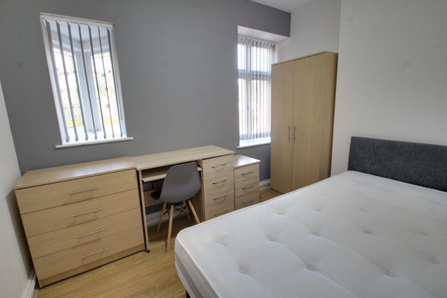 End terrace house to rent in Westcotes Drive, Leicester