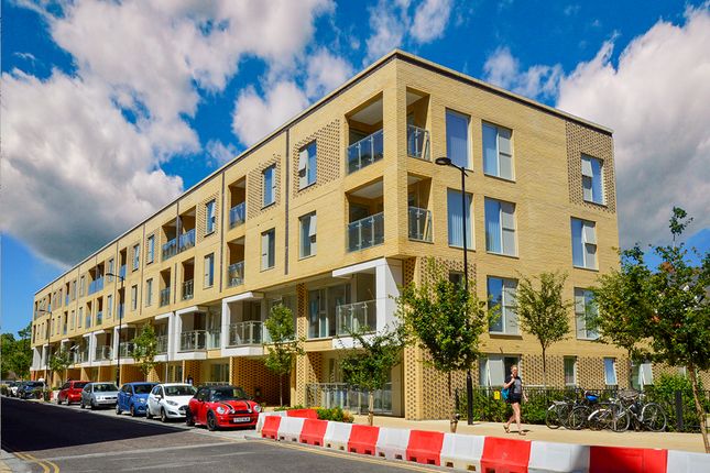 Thumbnail Flat for sale in Great Northern Road, Cambridge