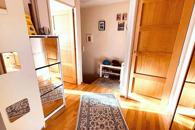 28, Saltram Close, London photo 4
