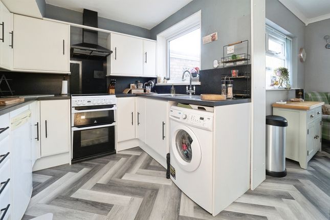 12, Chapel Close, Hull photo 2