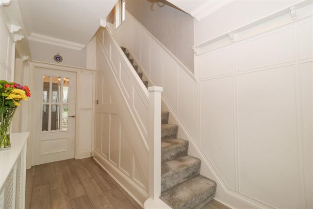 331, Doncaster Road, Wakefield photo 3