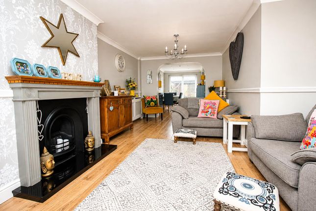2, Barnfield, Hemel Hempstead photo 3