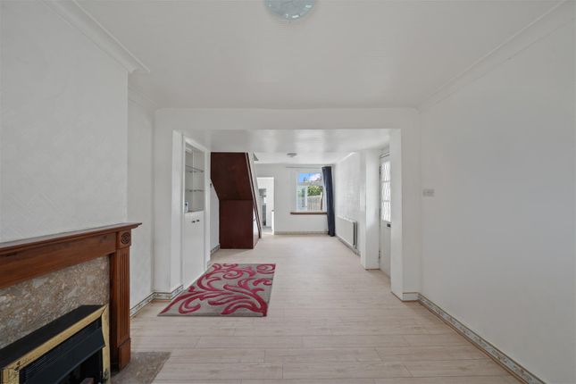 56, Whitehorse Lane, London photo 2