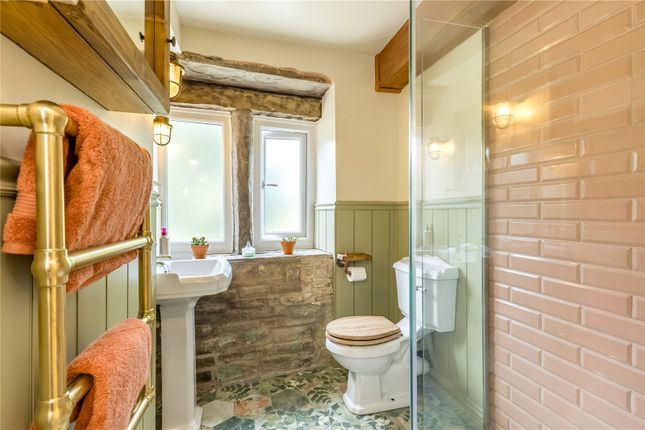 37, Blackmoorfoot, Huddersfield photo 4