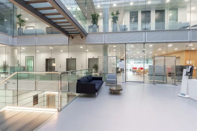 Office to let in Chiswick Business Park, Chiswick