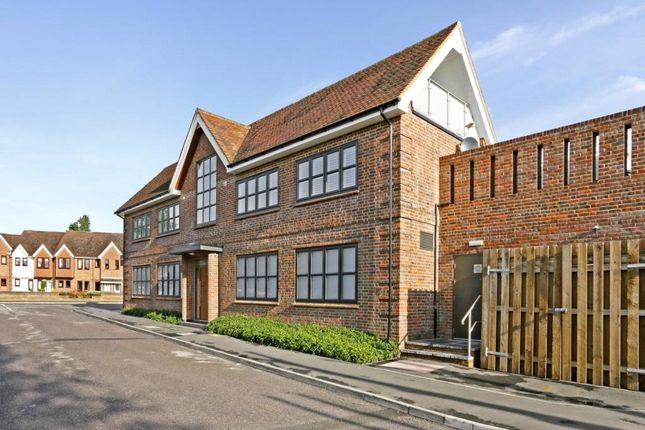 Thumbnail Flat to rent in Pepys Drive, Prestwood, Great Missenden, Buckinghamshire