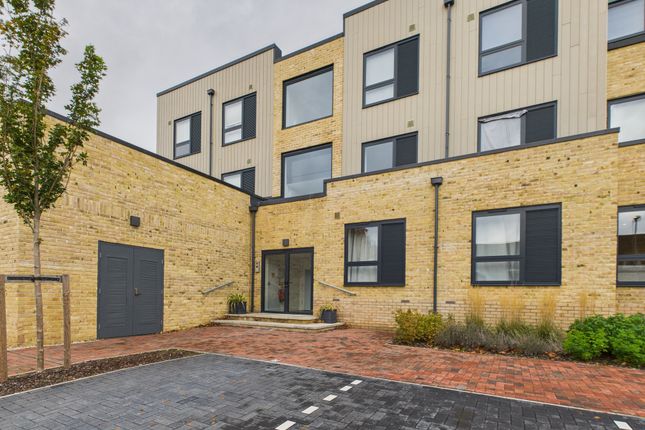 Cam02519G0-Pr0353-Still008