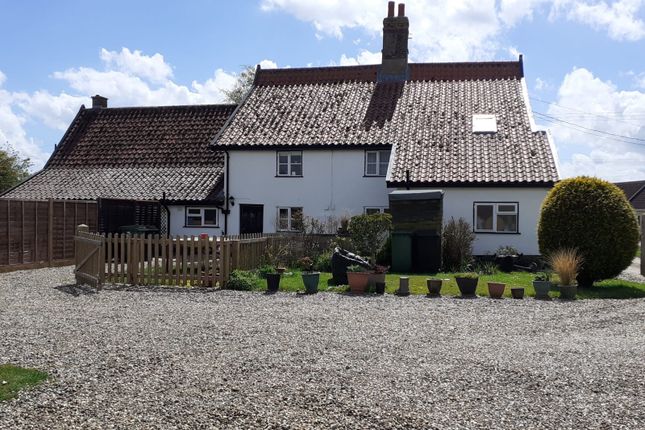 Thumbnail Cottage to rent in Common Road, Shelfanger, Diss