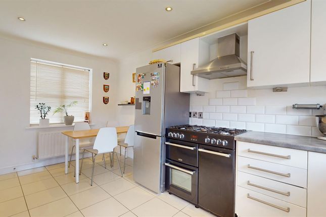 14, Groombridge, Milton Keynes photo 5