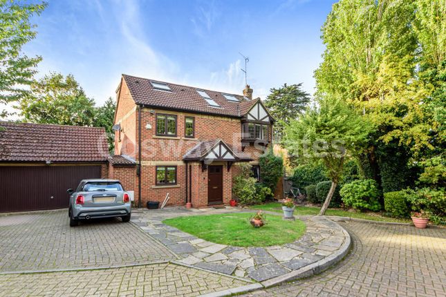 Thumbnail Detached house for sale in Robin Close, London