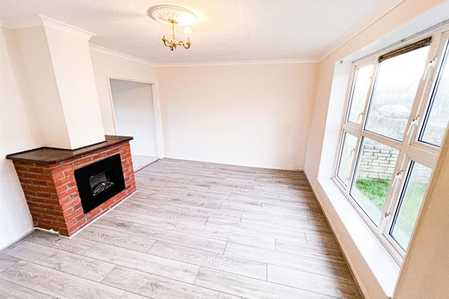 302, Cambridge Road, Ilford photo 2