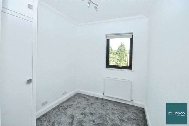 67, Rowlands Close, London photo 4