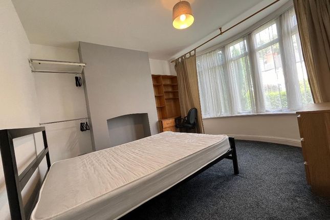 82, Arnfield Road, Manchester photo 5