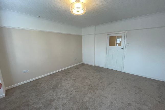 11 West Cross Ave, Swansea photo 2