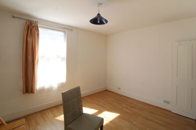 Terraced house to rent in Hartington Street, Chatham