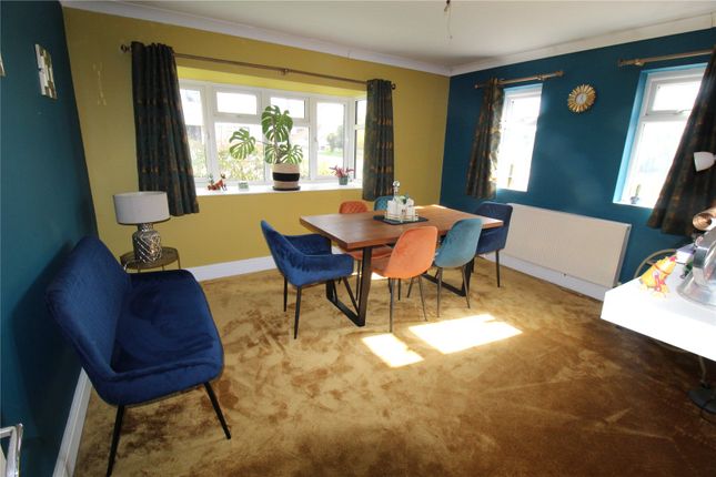 65, Harewood Avenue, Essex photo 3