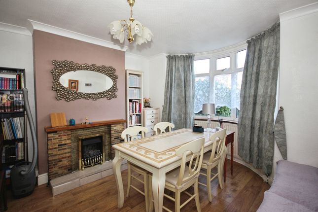 37, Moat Avenue, Coventry photo 2