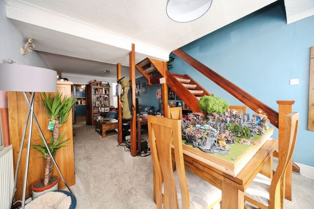28, Letchworth Road, Luton photo 3
