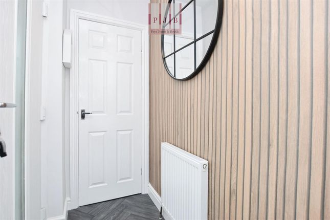 51, Min Y Don, Abergele photo 2