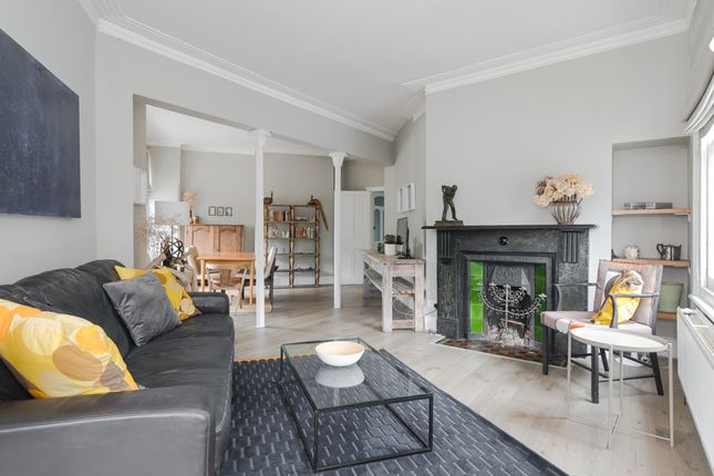 60, Prince Of Wales Drive, London photo 3