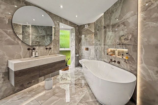 Flat 15, The Mount Ringley Hey, Manchester photo 4