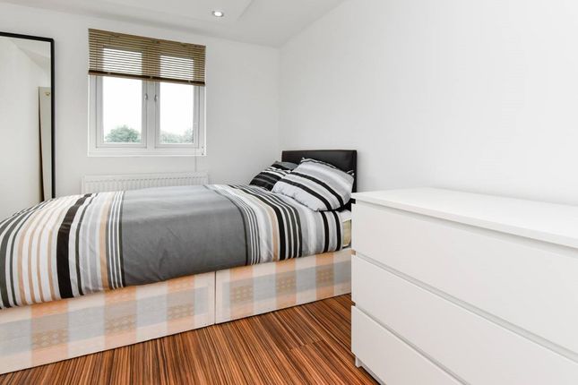 Thumbnail Room to rent in Lonsdale Ave, East Ham / Upton Park