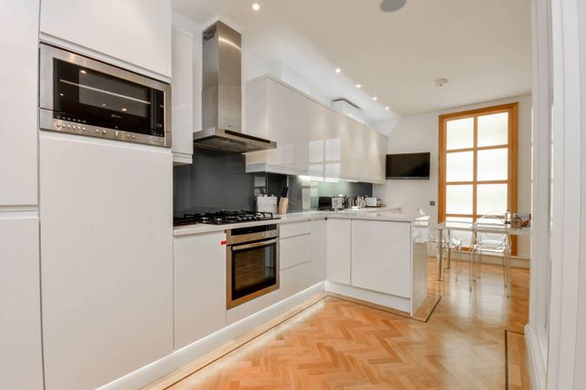 Mews house to rent in Atherstone Mews, South Kensington, London