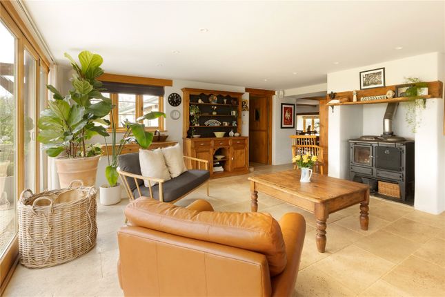 Kitchen Seating Area